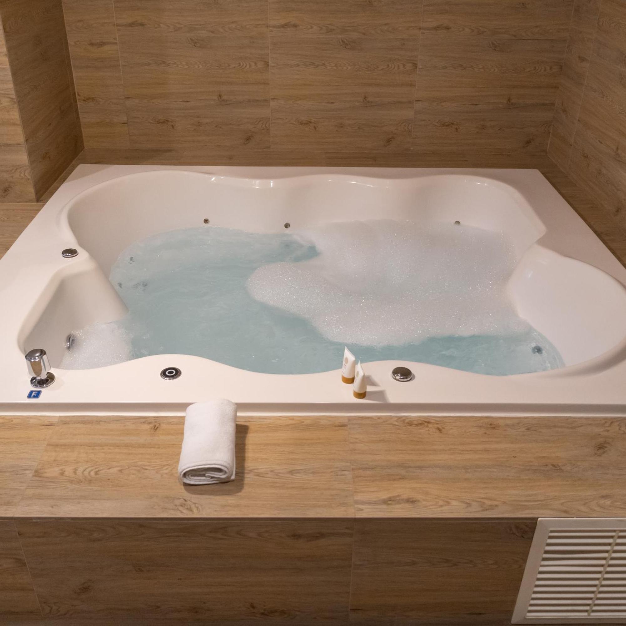 Awqa Hoteles - Sede Natasha Trujillo Zewnętrze zdjęcie